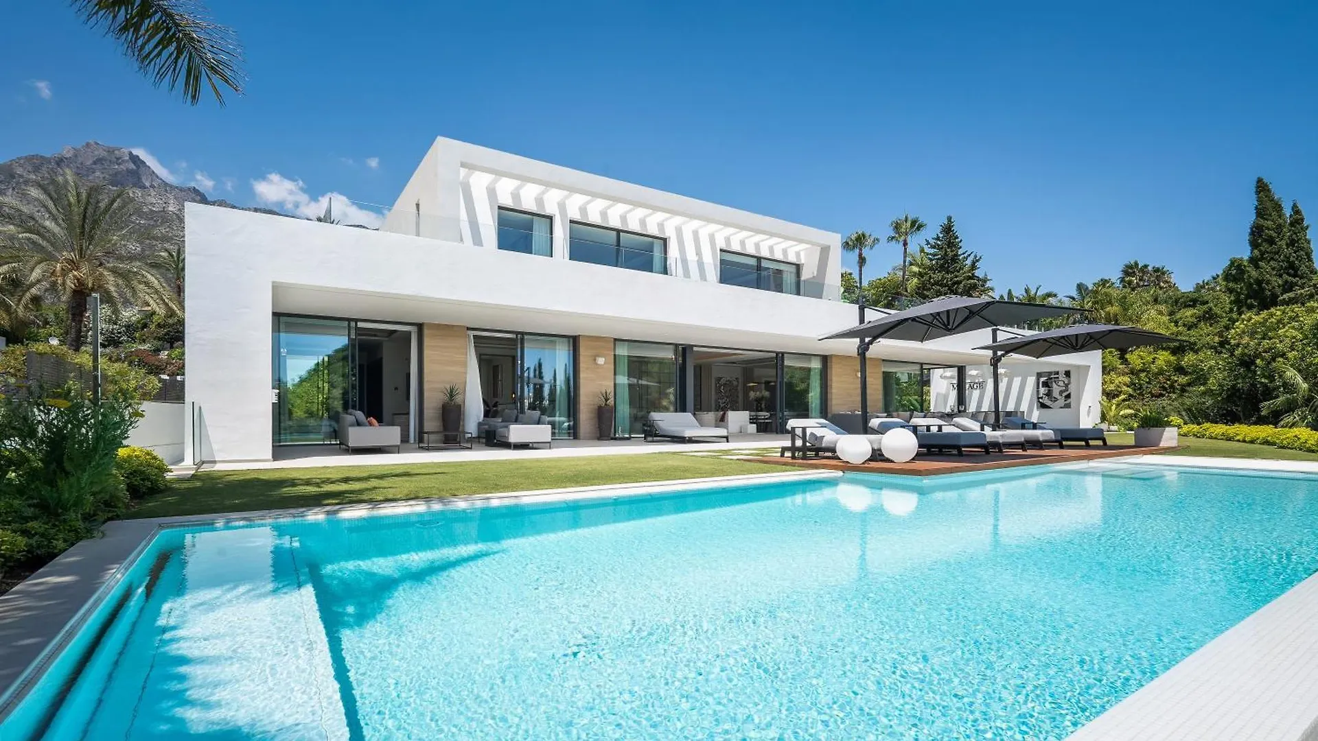 Villa Mirage, Sierra Blanca, Marbella location